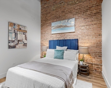 153 W Ohio Street - Photo Thumbnail 5