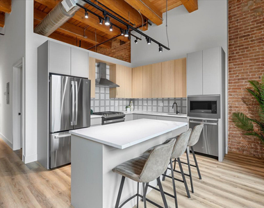 153 W Ohio Street - Photo Thumbnail 1