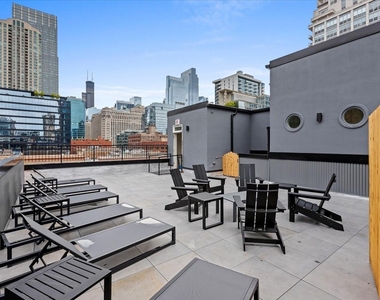 153 W Ohio Street - Photo Thumbnail 8