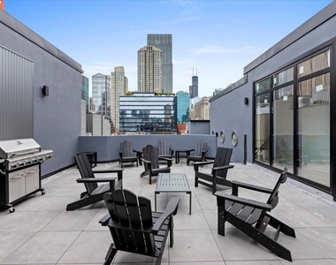 153 W Ohio Street - Photo Thumbnail 9