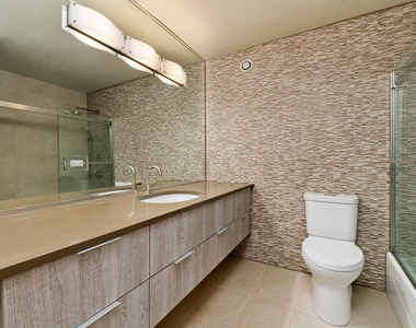 30 E Huron Street - Photo Thumbnail 10