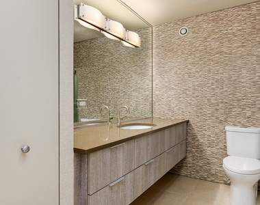 30 E Huron Street - Photo Thumbnail 9