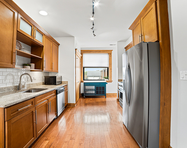 650 N Wood Street - Photo Thumbnail 6