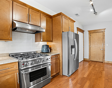 650 N Wood Street - Photo Thumbnail 9