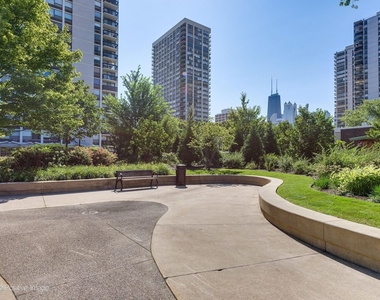 1455 N Sandburg Terrace - Photo Thumbnail 25