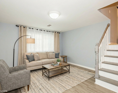 319 Shirley Court - Photo Thumbnail 17
