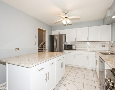 319 Shirley Court - Photo Thumbnail 7