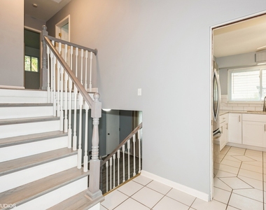 319 Shirley Court - Photo Thumbnail 1