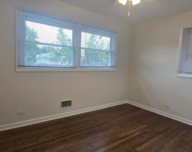8607 N Osceola Avenue - Photo Thumbnail 18