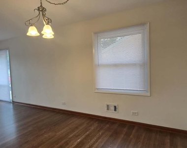 8607 N Osceola Avenue - Photo Thumbnail 2