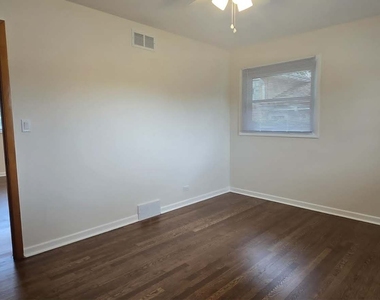 8607 N Osceola Avenue - Photo Thumbnail 15