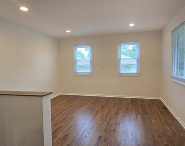 8607 N Osceola Avenue - Photo Thumbnail 19