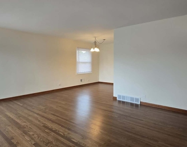 8607 N Osceola Avenue - Photo Thumbnail 1