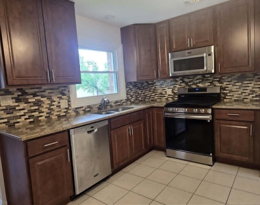 8607 N Osceola Avenue - Photo Thumbnail 7
