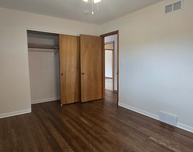 8607 N Osceola Avenue - Photo Thumbnail 11