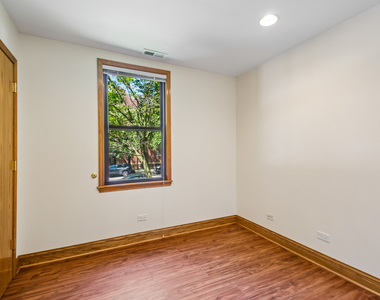 1354 W George Street - Photo Thumbnail 3