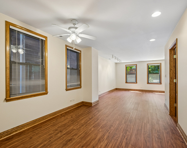 1354 W George Street - Photo Thumbnail 4