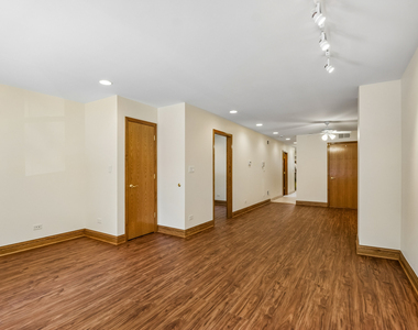 1354 W George Street - Photo Thumbnail 5