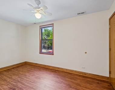 1354 W George Street - Photo Thumbnail 7