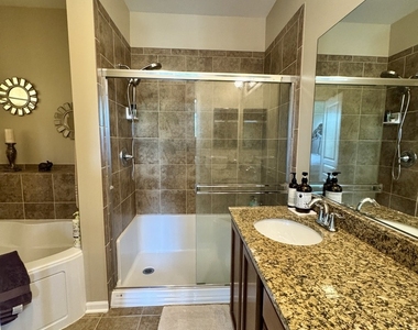 11 E Willow Road - Photo Thumbnail 9