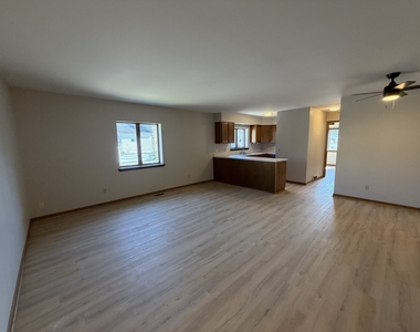 76 Washington Street - Photo Thumbnail 6