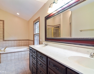 21 Arbor Drive - Photo Thumbnail 7