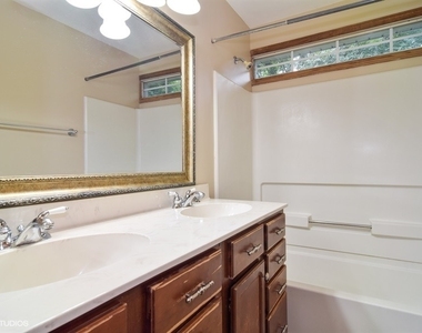 21 Arbor Drive - Photo Thumbnail 9