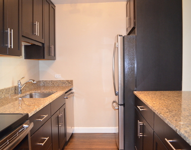535 N Michigan Avenue - Photo Thumbnail 3