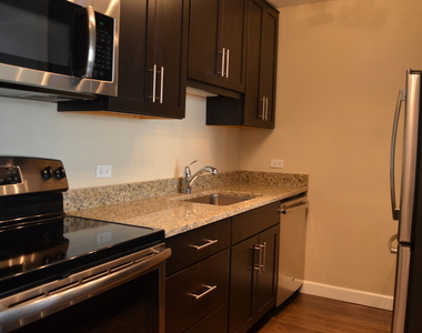 535 N Michigan Avenue - Photo Thumbnail 1
