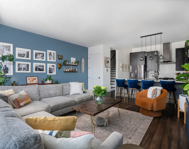 2646 W Augusta Boulevard - Photo Thumbnail 12