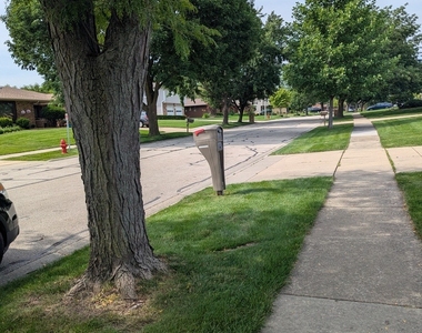 121 Glenridge Lane - Photo Thumbnail 4