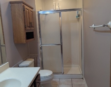 121 Glenridge Lane - Photo Thumbnail 10