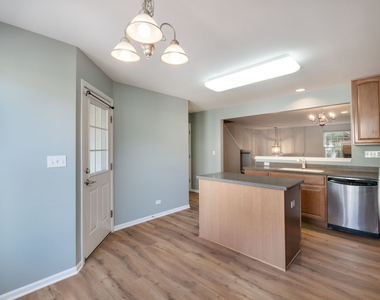 113 Blackhawk Court - Photo Thumbnail 7