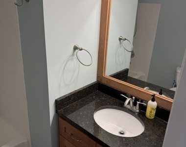 705 E Whispering Oaks Drive - Photo Thumbnail 16