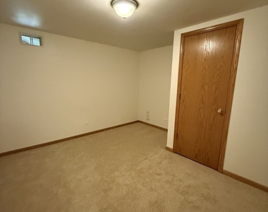 1449 Whitespire Court - Photo Thumbnail 13