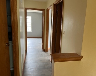 478 Brookside Drive - Photo Thumbnail 4