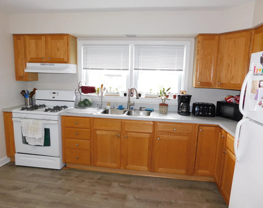 1911 Dewes Street - Photo Thumbnail 10