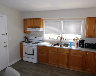 1911 Dewes Street - Photo Thumbnail 7
