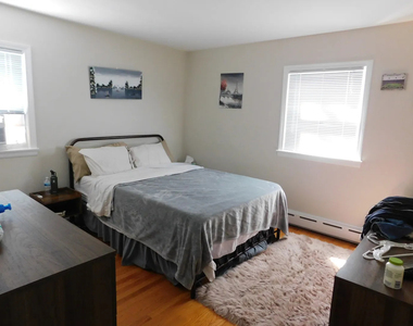1911 Dewes Street - Photo Thumbnail 3