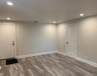 3224 W North Avenue - Photo Thumbnail 3