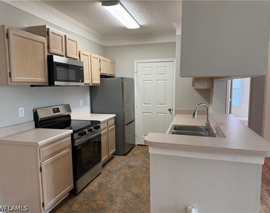 11540 Villa Grand - Photo Thumbnail 2