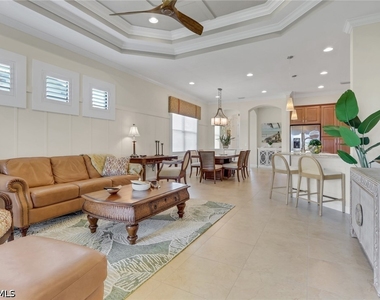 9142 Isla Bella Circle - Photo Thumbnail 10