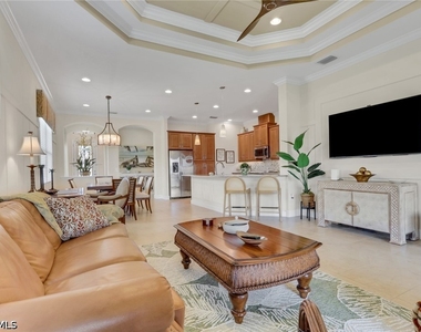 9142 Isla Bella Circle - Photo Thumbnail 9
