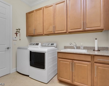 9142 Isla Bella Circle - Photo Thumbnail 19