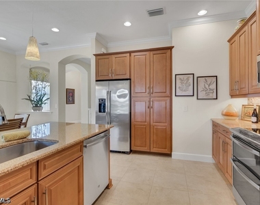 9142 Isla Bella Circle - Photo Thumbnail 5