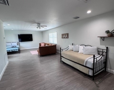10600 Mcgregor Boulevard - Photo Thumbnail 25