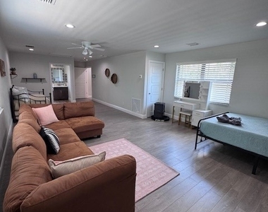 10600 Mcgregor Boulevard - Photo Thumbnail 24