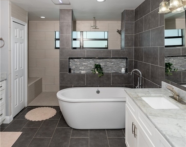 10600 Mcgregor Boulevard - Photo Thumbnail 15