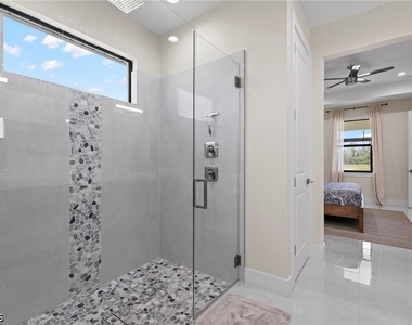 1137 Sw 18th Court - Photo Thumbnail 13