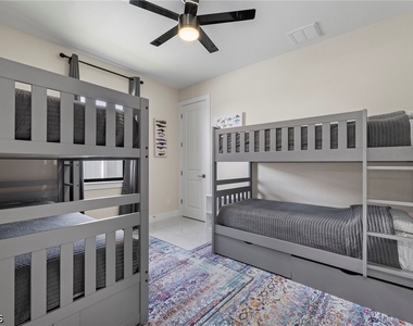 1137 Sw 18th Court - Photo Thumbnail 14